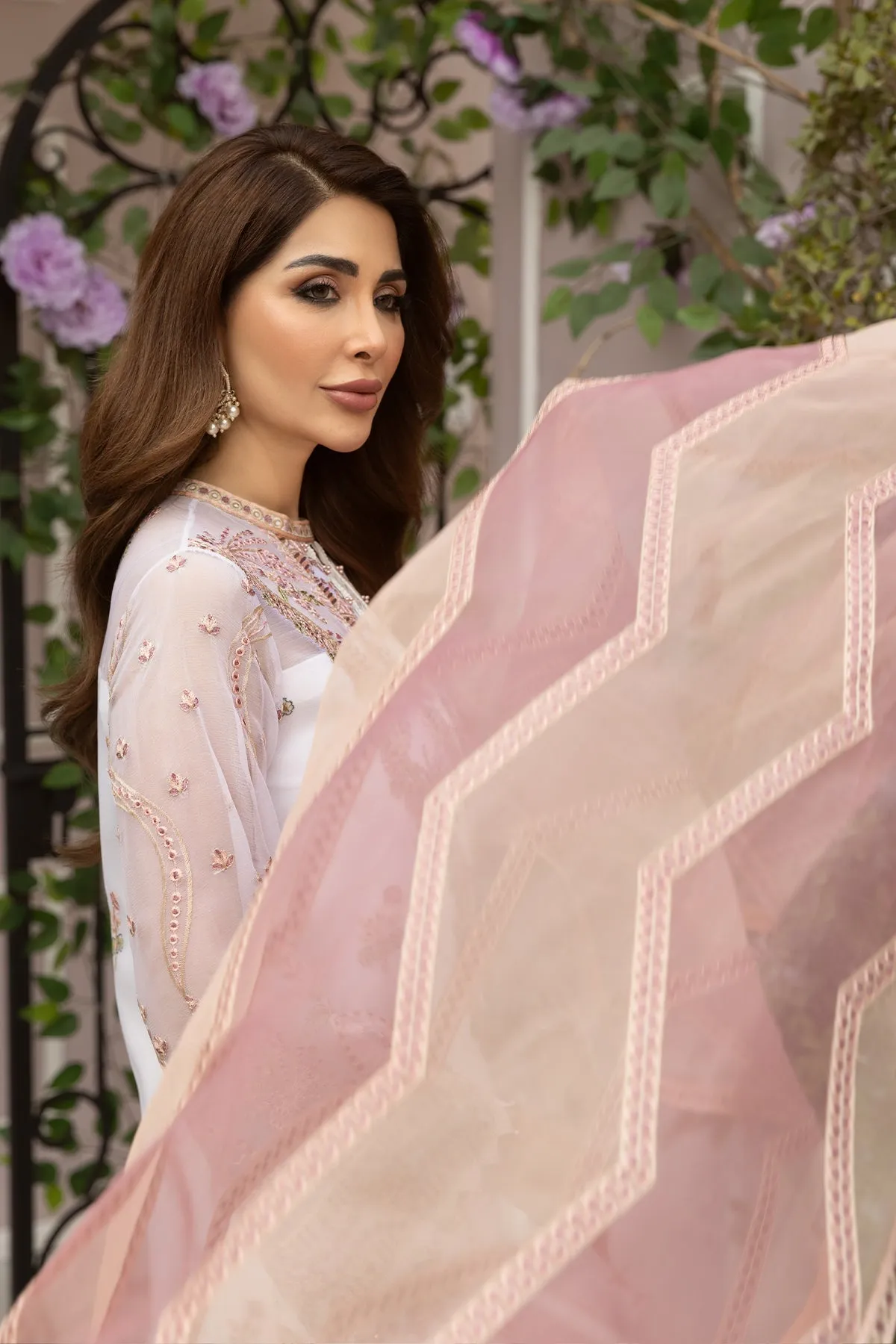 Alizeh Dhaagey Formal Collection  – White - V01D08
