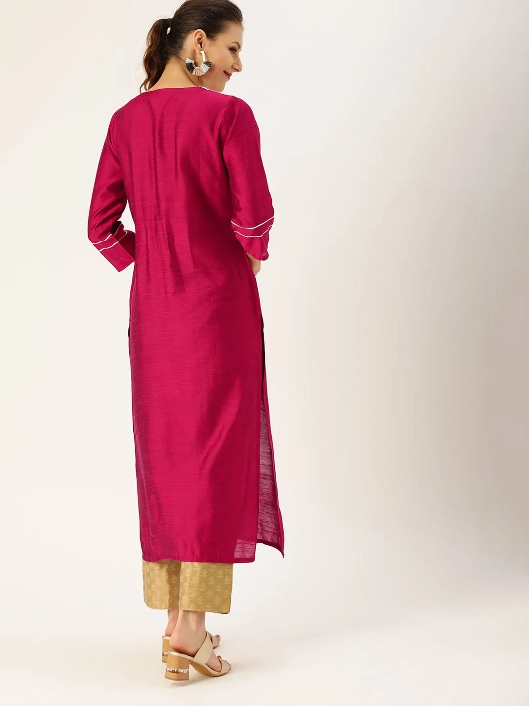 Women Magenta & White Embellished Straight Kurta
